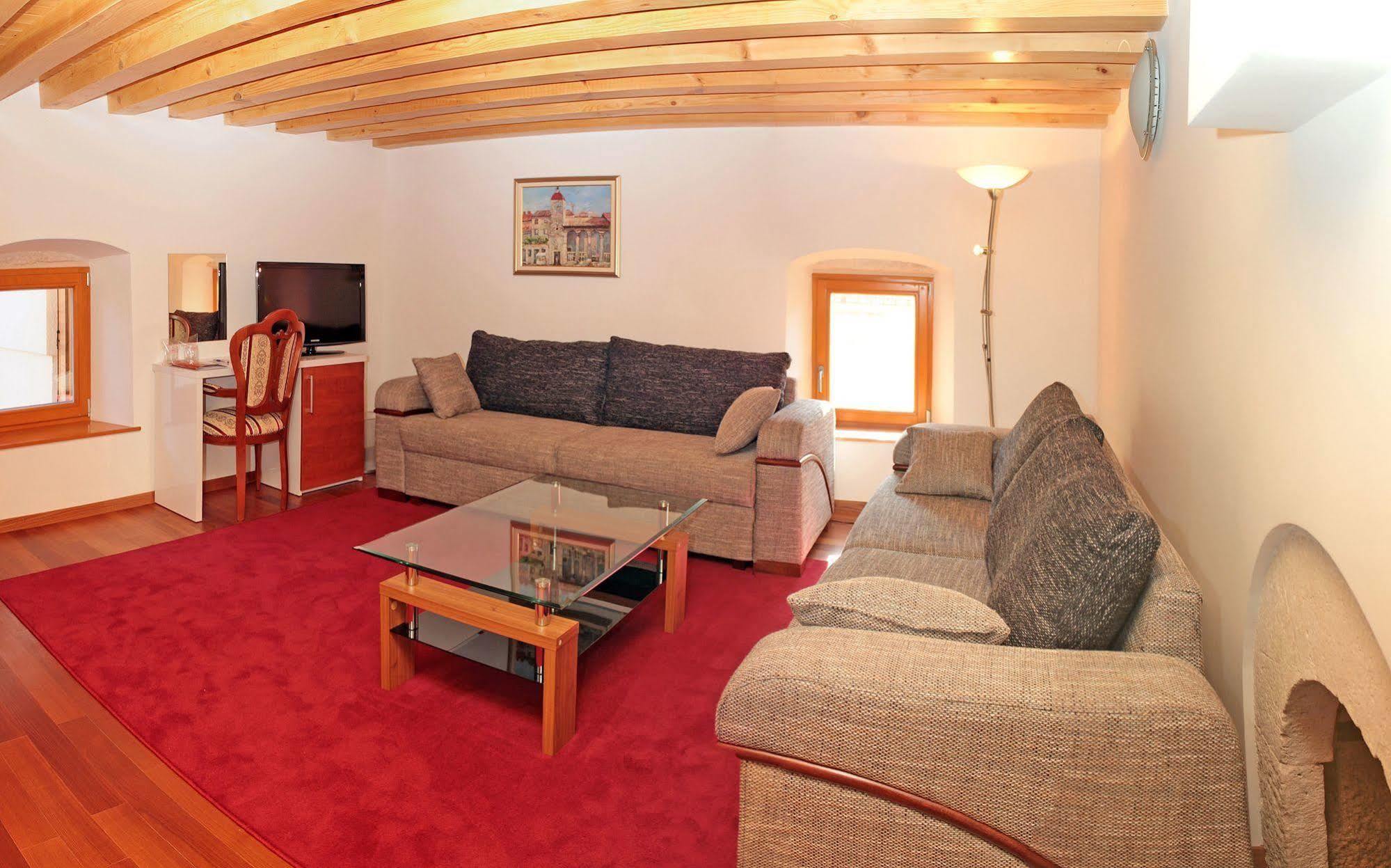 Monika Hotel